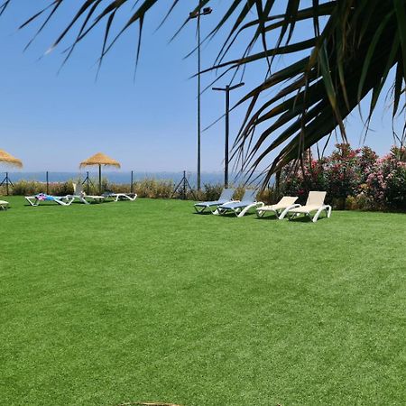 Seaside Serenity - Stylish Apartment With Spectacular Views มานิลบา ภายนอก รูปภาพ