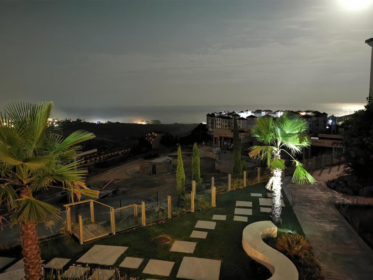 Seaside Serenity - Stylish Apartment With Spectacular Views มานิลบา ภายนอก รูปภาพ